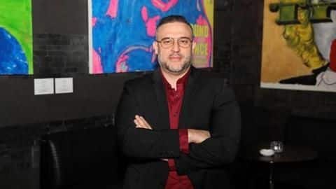 Why is Siavash Aghaiepour a sought-after celeb management agent today? Why is Siavash Aghaiepour a sought-after celeb management agent today?