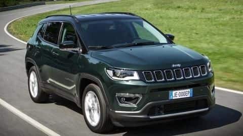 Jeep Compass (facelift) revealed in leaked pictures: Details here Jeep Compass (facelift) revealed in leaked pictures: Details here
