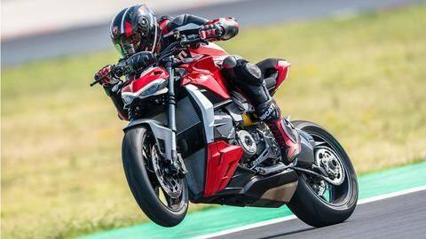 Ducati introduces Streetfighter V2 naked motorcycle with a 955cc engine Ducati introduces Streetfighter V2 naked motorcycle with a 955cc engine