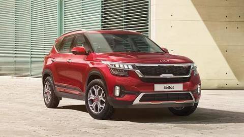 Facelifted Kia Seltos spied testing for the first time Facelifted Kia Seltos spied testing for the first time