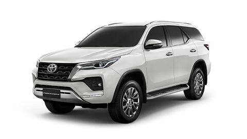 Ahead of launch, Toyota teases Fortuner (facelift) SUV in India Ahead of launch, Toyota teases Fortuner (facelift) SUV in India