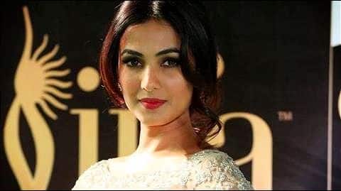 Sonal Chauhan joins Vidyut Jammwal, Shruti in Mahesh Manjrekar's next Sonal Chauhan joins Vidyut Jammwal, Shruti in Mahesh Manjrekar's next
