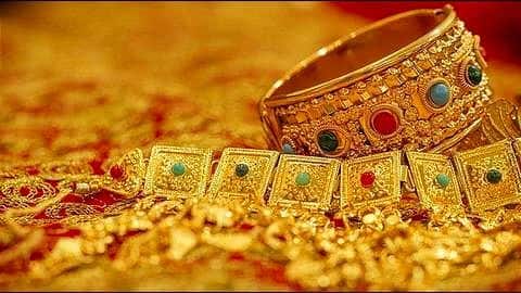 Gold prices up Rs. 220; silver higher by Rs. 200 Gold prices up Rs. 220; silver higher by Rs. 200
