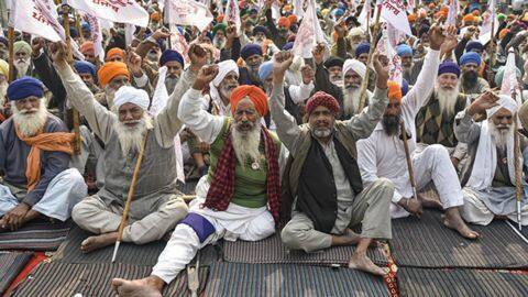 Farmers' Nationwide 'Chakka Jam': Cops detain protesters in Pune, Bengaluru Farmers' Nationwide 'Chakka Jam': Cops detain protesters in Pune, Bengaluru