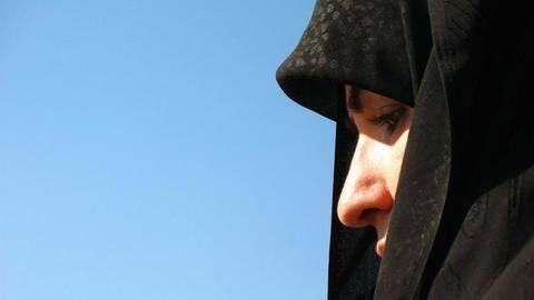 Muslim education group head receives 'death threats' for banning face-veils Muslim education group head receives 'death threats' for banning face-veils