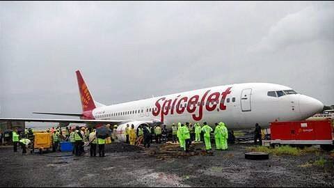 SpiceJet Incident: Whistleblower writes to Aviation Ministry about potential hazard SpiceJet Incident: Whistleblower writes to Aviation Ministry about potential hazard