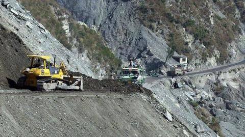 J&K: 9-year-old girl killed, 3 injured in landslide in Rajouri J&K: 9-year-old girl killed, 3 injured in landslide in Rajouri