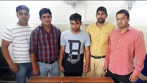 Delhi: Man dupes Amazon 166 times; orders phones, claims refund Delhi: Man dupes Amazon 166 times; orders phones, claims refund