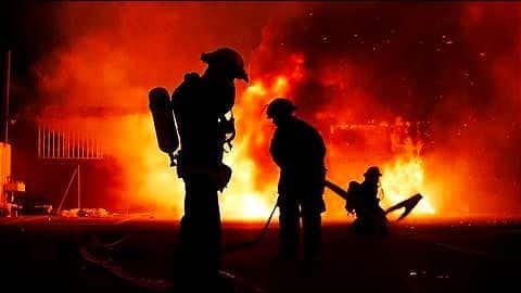 Mumbai: Fire in under-construction Juhu building; 6 dead, 11 injured Mumbai: Fire in under-construction Juhu building; 6 dead, 11 injured