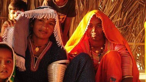 Pakistani Hindu immigrants seeking Indian citizenship stranded amid COVID-19 pandemic Pakistani Hindu immigrants seeking Indian citizenship stranded amid COVID-19 pandemic