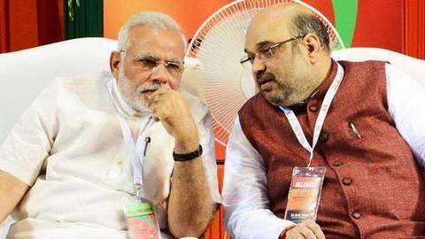 PM Modi keeps in touch with political mood in Varanasi PM Modi keeps in touch with political mood in Varanasi
