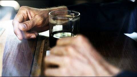 Men, beware! Binge drinking more risky for men than women Men, beware! Binge drinking more risky for men than women