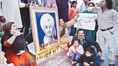 Pakistani-groups want Bhagat Singh to be declared their "National Hero" Pakistani-groups want Bhagat Singh to be declared their "National Hero"
