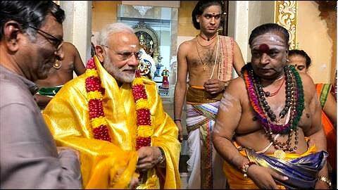 PM Modi visits Hindu, Buddhist temples and mosque in Singapore PM Modi visits Hindu, Buddhist temples and mosque in Singapore