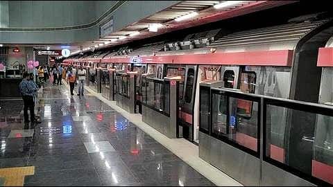 Delhi: Dust storm affects Delhi Metro's Pink Line services Delhi: Dust storm affects Delhi Metro's Pink Line services