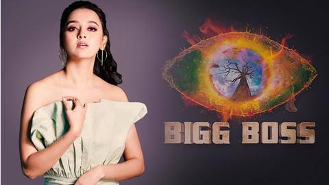 Tejasswi Prakash lifts 'Bigg Boss 15' trophy but controversies follow Tejasswi Prakash lifts 'Bigg Boss 15' trophy but controversies follow
