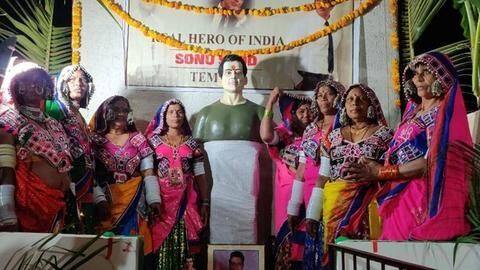 Bizarre! Telangana locals dedicate a temple to actor Sonu Sood Bizarre! Telangana locals dedicate a temple to actor Sonu Sood