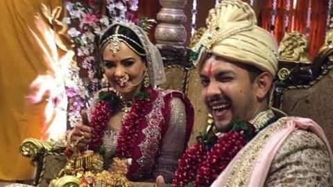 Aditya Narayan and Shweta Agarwal tie the knot Aditya Narayan and Shweta Agarwal tie the knot