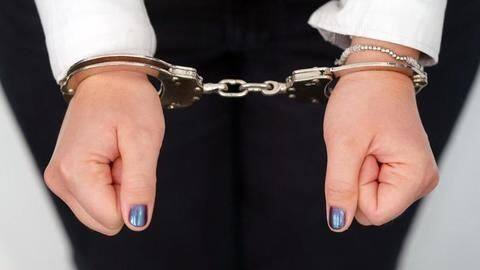 Singer, who robbed purses of women in malls, arrested Singer, who robbed purses of women in malls, arrested