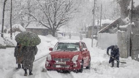 Flights suspended, highway closed as snowfall continues in Kashmir Valley Flights suspended, highway closed as snowfall continues in Kashmir Valley