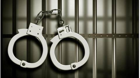 Maharashtra: Three held for stealing Rs. 10.85L from kin's house Maharashtra: Three held for stealing Rs. 10.85L from kin's house