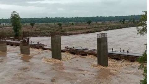 MP rains: Not seen such devastation in 70yrs, says CM MP rains: Not seen such devastation in 70yrs, says CM