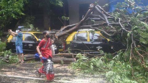 Landslides reported, bridge collapses amid heavy rains in Maharashtra Landslides reported, bridge collapses amid heavy rains in Maharashtra