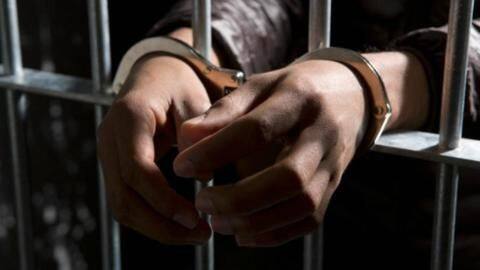 Two arrested, including civil defense volunteer, for chain snatching Two arrested, including civil defense volunteer, for chain snatching