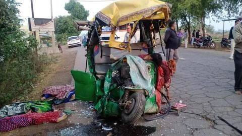 Madhya Pradesh: 13 killed in auto rickshaw-bus collision Madhya Pradesh: 13 killed in auto rickshaw-bus collision