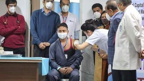 Delhi: First to get vaccinated volunteered as colleagues were scared Delhi: First to get vaccinated volunteered as colleagues were scared
