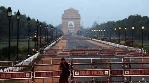 Weekend curfew brings life to a halt in Delhi Weekend curfew brings life to a halt in Delhi