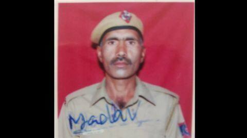 Delhi: Man rams car into police picket, kills constable Delhi: Man rams car into police picket, kills constable