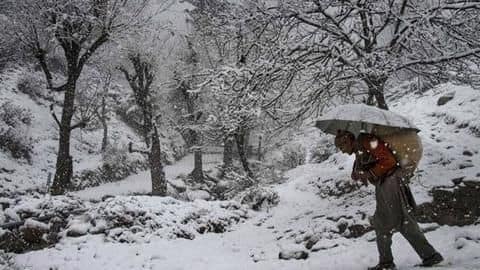 Kashmir: Cold wave prevails, minimum temperature falls below freezing point Kashmir: Cold wave prevails, minimum temperature falls below freezing point
