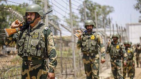Pakistani smuggler shot dead along border in Amritsar Pakistani smuggler shot dead along border in Amritsar
