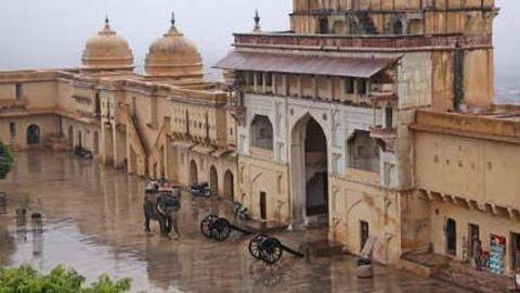 Monsoon gives Delhi a miss, reaches last outposts in Rajasthan Monsoon gives Delhi a miss, reaches last outposts in Rajasthan