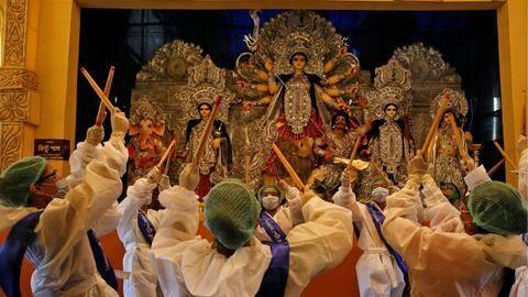 Kolkata: Everyone involved in Durga Puja work will be vaccinated Kolkata: Everyone involved in Durga Puja work will be vaccinated