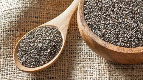 Apply masks made of chia seeds to get dense hair Apply masks made of chia seeds to get dense hair