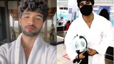 'Kumkum Bhagya'-fame Zeeshan Khan stopped for wearing bathrobe at airport 'Kumkum Bhagya'-fame Zeeshan Khan stopped for wearing bathrobe at airport