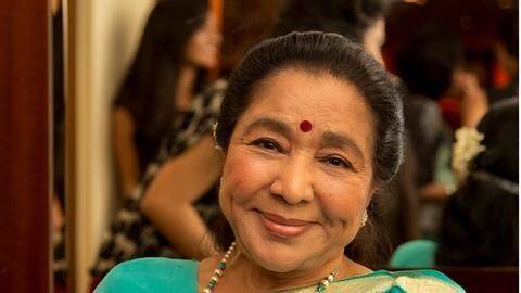 Asha Bhosle awarded Maharashtra Bhushan award, the state's highest honor Asha Bhosle awarded Maharashtra Bhushan award, the state's highest honor