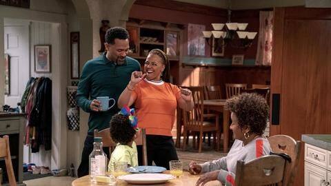 Netflix's 'The Upshaws' review: Dated and unfunny; a big miss Netflix's 'The Upshaws' review: Dated and unfunny; a big miss