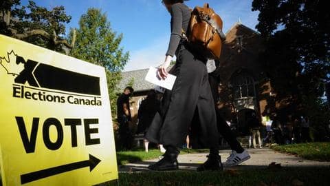 Justin Trudeau wins a third term, but without a majority Justin Trudeau wins a third term, but without a majority