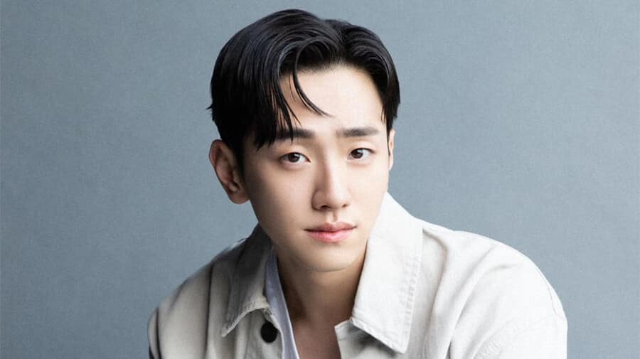 Korean actor puts career on hold, donates kidney to father