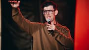 Comedian Moshe Kasher reveals tonsil cancer diagnosis