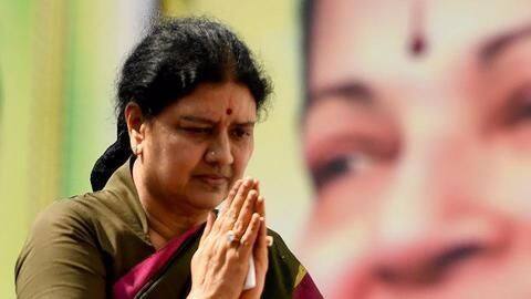 Sasikala moves SC, files petition in graft case Sasikala moves SC, files petition in graft case