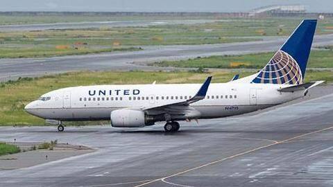Passenger dragged out of United Airlines' flight wins settlement Passenger dragged out of United Airlines' flight wins settlement