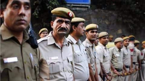 Bengaluru: Dial 100 and cops will speak in English/Hindi Bengaluru: Dial 100 and cops will speak in English/Hindi
