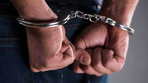 UP: Sub-inspector arrested for sexually harassing and beating wife UP: Sub-inspector arrested for sexually harassing and beating wife