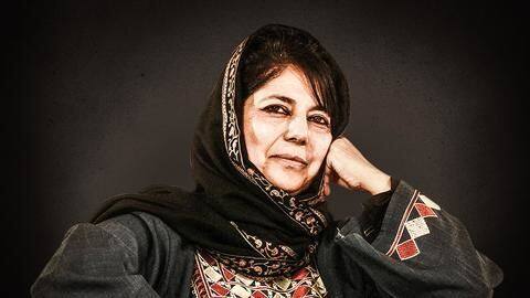 J&K: Mehbooba Mufti meets PDP youth leaders; pitches for 'self-rule' J&K: Mehbooba Mufti meets PDP youth leaders; pitches for 'self-rule'