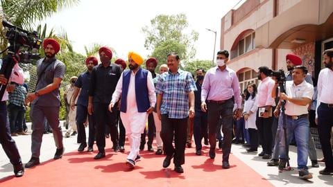Delhi: Punjab CM Mann visits schools, hospitals; to sign MOUs Delhi: Punjab CM Mann visits schools, hospitals; to sign MOUs