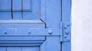 How to stop squeaky door hinges